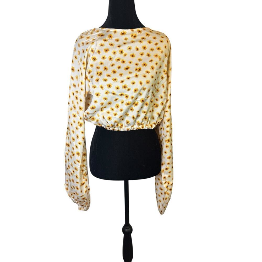 WeWoreWhat Women's Size Large Daisy Floral Billow Sleeve Open Back Blouse NWT